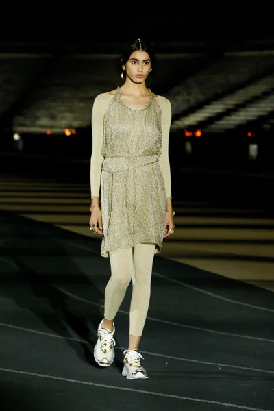 Look 77